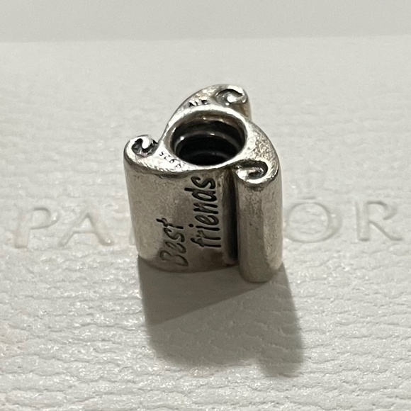 PANDORA Best Friends Scroll Charm - Picture 3 of 3